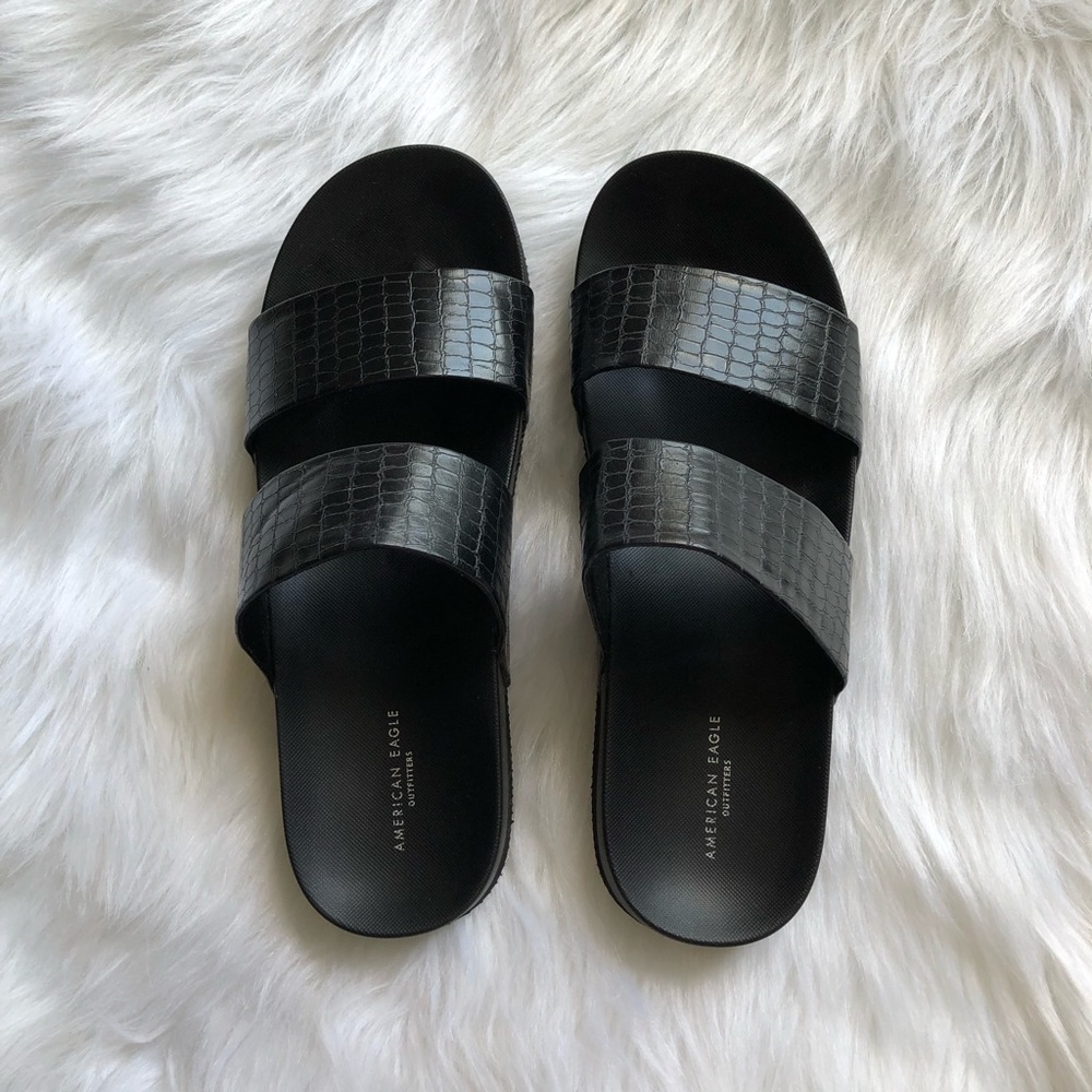 American Eagle Sandals